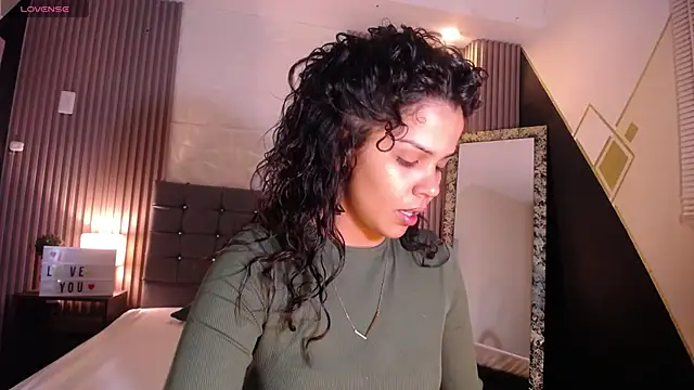 Snapshot of ximena_diaz chatting on December 3, 2024, 7:22 pm ximena diaz online show from December 3, 2024, 7:22 pm