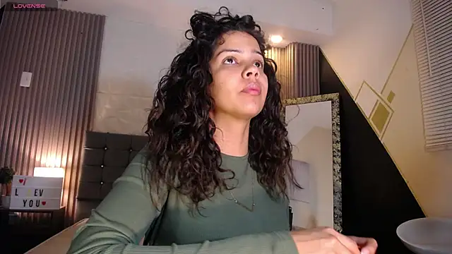 Snapshot of ximena_diaz chatting on December 13, 2024, 7:43 pm ximena diaz online show from December 13, 2024, 7:43 pm