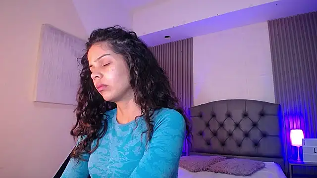 Snapshot of ximena_diaz chatting on March 10, 2025, 7:29 pm ximena diaz online show from March 10, 2025, 7:29 pm