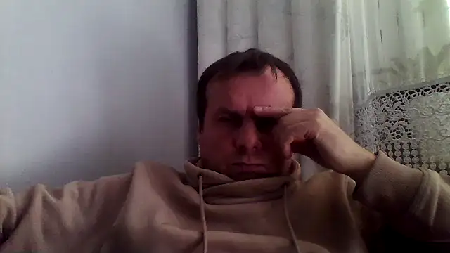 grzes19763 online show from May 13, 2026, 8:34 am