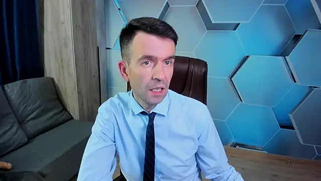 SteveTiger online show from November 13, 2025, 2:49 pm