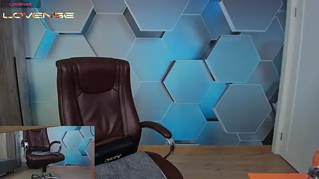Snapshot of SteveTiger chatting on May 27, 2026, 3:31 pm SteveTiger online show from May 27, 2026, 3:31 pm