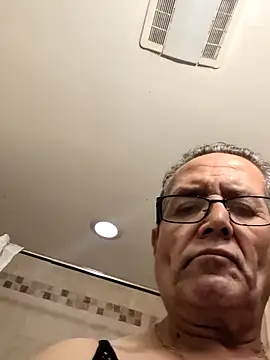 Snapshot of bobby69cock chatting on February 13, 2025, 5:01 pm bobby69cock online show from February 13, 2025, 5:01 pm