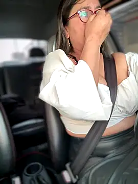 Ixchel Anaid online show from September 16, 2025, 1:45 pm