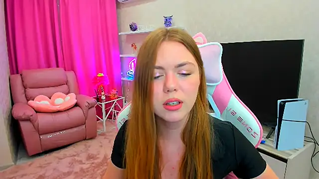 Strawberrye online show from September 10, 2025, 3:28 am