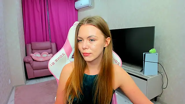 Strawberrye online show from May 12, 2026, 11:29 am