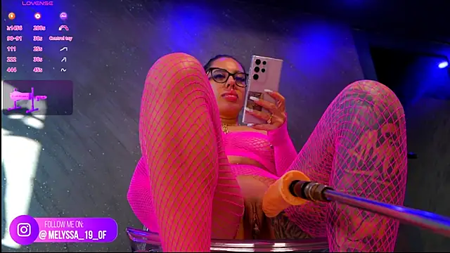 im-your-lovee online show from October 11, 2025, 6:12 am