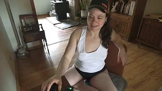 MarcyJones online show from March 31, 2026, 2:39 pm