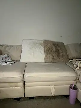 joeystaciee online show from November 12, 2025, 2:01 am