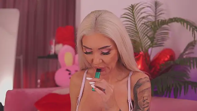 fallingangel online show from November 12, 2025, 9:21 am