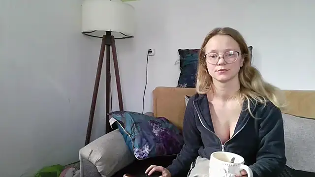 little-leni online show from November 25, 2025, 11:21 am