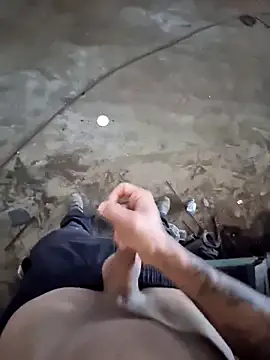 lucas souza21 online show from October 9, 2025, 2:26 pm