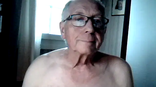 Snapshot of johnjohn622662 chatting on June 8, 2026, 3:45 pm johnjohn622662 online show from June 8, 2026, 3:45 pm