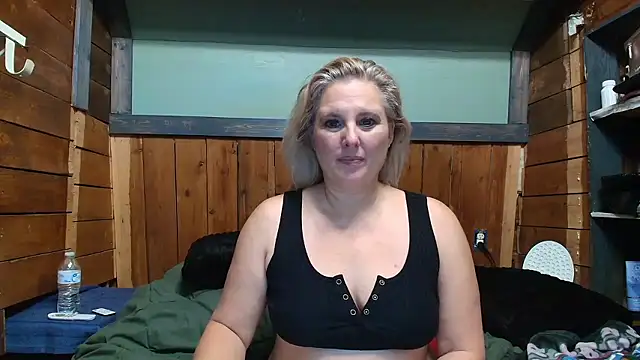 Snapshot of lisaxlovexxx chatting on January 11, 2026, 5:12 am lisaxlovexxx online show from January 11, 2026, 5:12 am