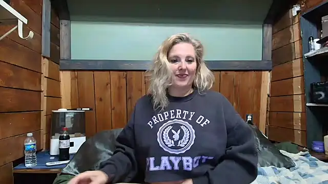 Snapshot of lisaxlovexxx chatting on March 23, 2026, 3:05 pm lisaxlovexxx online show from March 23, 2026, 3:05 pm