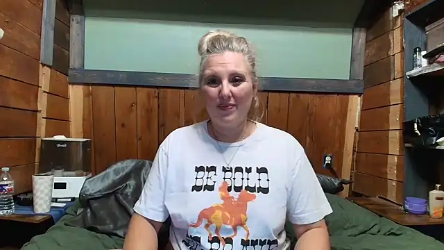 Snapshot of lisaxlovexxx chatting on April 18, 2026, 4:16 am lisaxlovexxx online show from April 18, 2026, 4:16 am