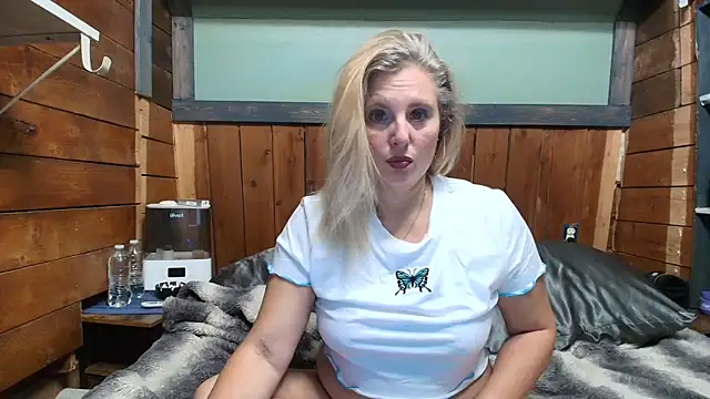 Snapshot of lisaxlovexxx chatting on May 18, 2026, 6:14 pm lisaxlovexxx online show from May 18, 2026, 6:14 pm