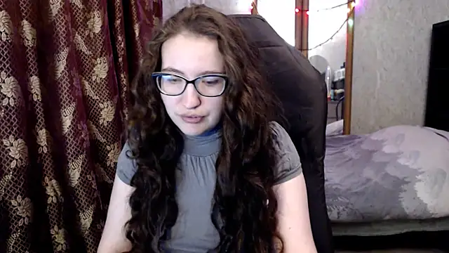 AnKey Rayah online show from April 18, 2026, 10:32 pm