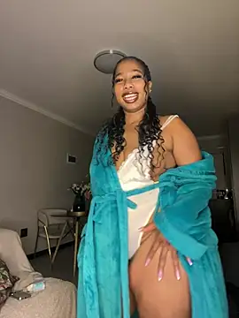 Snapshot of CurvyDesire1 chatting on July 3, 2026, 6:25 pm CurvyDesire1 online show from July 3, 2026, 6:25 pm