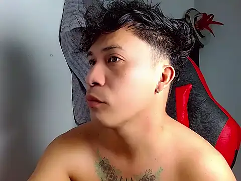 boyhot23x online show from May 14, 2026, 7:26 am