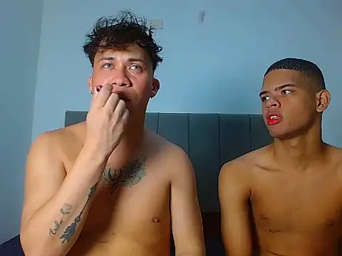 boyhot23x online show from July 14, 2026, 1:08 am