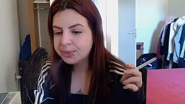 Snapshot of chelbyy chatting on September 23, 2025, 12:52 pm chelbyy online show from September 23, 2025, 12:52 pm