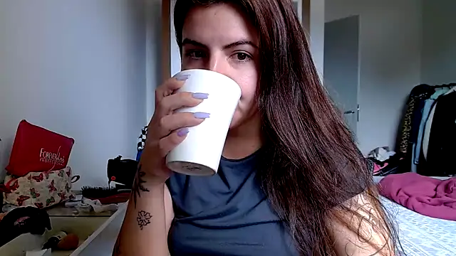 Snapshot of chelbyy chatting on November 4, 2025, 1:43 pm chelbyy online show from November 4, 2025, 1:43 pm