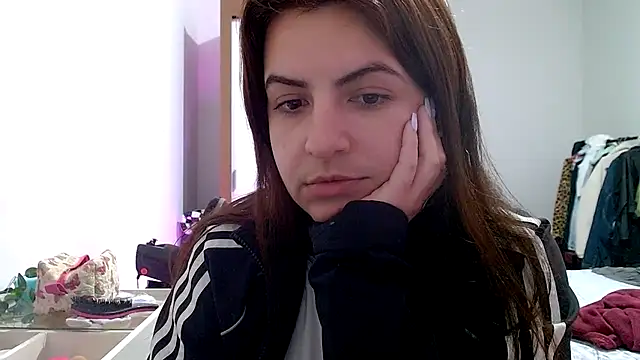 Snapshot of chelbyy chatting on November 9, 2025, 3:27 am chelbyy online show from November 9, 2025, 3:27 am