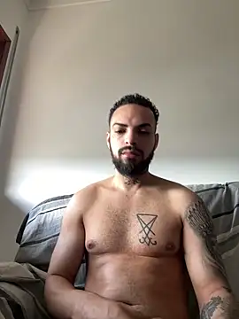 phellipestronda online show from May 5, 2026, 10:34 am