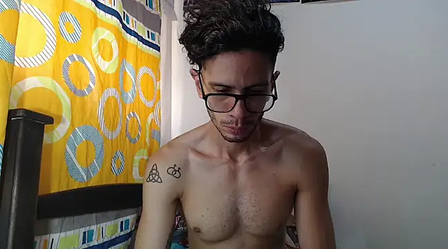 alisterxxx online show from February 6, 2025, 10:10 pm