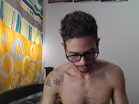 alisterxxx online show from February 19, 2026, 5:20 pm