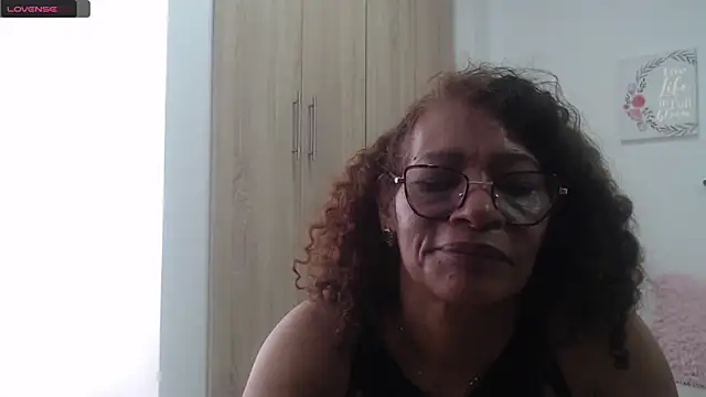 BustyMilf  online show from February 21, 2025, 6:04 pm