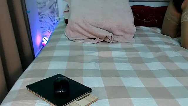 Snapshot of Asianholes chatting on February 25, 2026, 5:00 pm Asianholes online show from February 25, 2026, 5:00 pm