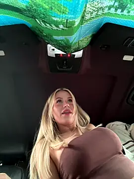 jasminesummer online show from November 18, 2025, 5:28 pm