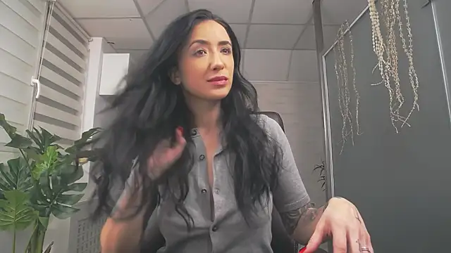 Snapshot of GlamKate chatting on December 15, 2025, 4:28 am GlamKate online show from December 15, 2025, 4:28 am