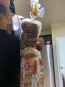 MzParker online show from February 11, 2026, 4:23 pm