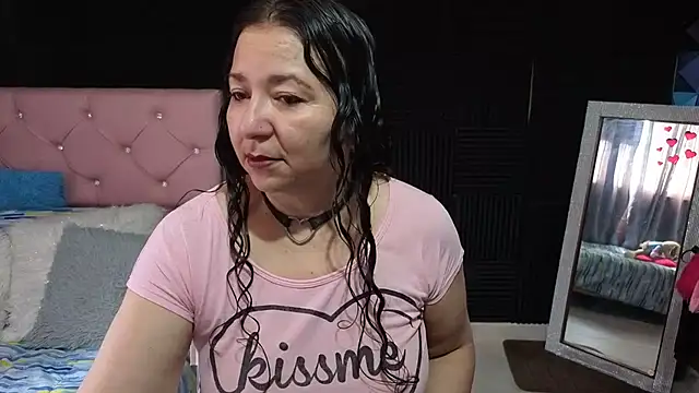 katifoxx online show from March 30, 2026, 3:46 pm