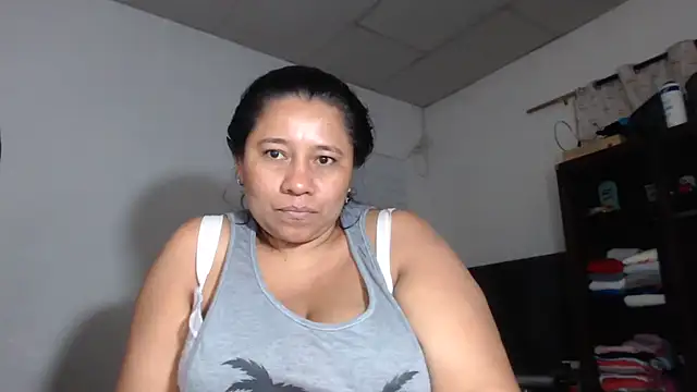 Snapshot of adrixxx38 chatting on January 16, 2026, 11:42 pm adrixxx38 online show from January 16, 2026, 11:42 pm