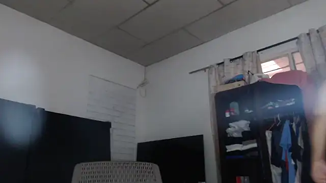 Snapshot of adrixxx38 chatting on February 6, 2026, 9:40 pm adrixxx38 online show from February 6, 2026, 9:40 pm