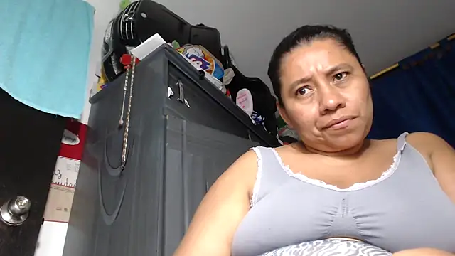 adrixxx38 online show from March 28, 2026, 2:44 am