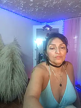 Snapshot of zullyxhot chatting on December 13, 2025, 8:58 pm zullyxhot online show from December 13, 2025, 8:58 pm