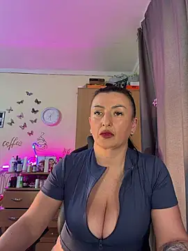 Snapshot of Hotangel75 chatting on April 18, 2026, 4:33 pm Hotangel75 online show from April 18, 2026, 4:33 pm