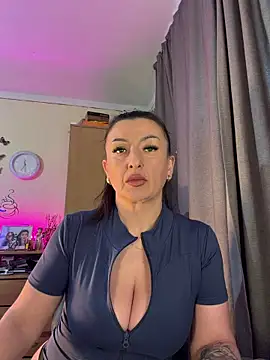 Snapshot of Hotangel75 chatting on April 29, 2026, 8:40 am Hotangel75 online show from April 29, 2026, 8:40 am
