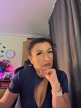 Snapshot of Hotangel75 chatting on June 2, 2026, 9:22 am Hotangel75 online show from June 2, 2026, 9:22 am