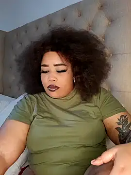 Snapshot of CAMMII_ chatting on December 9, 2024, 8:11 am CAMMII  online show from December 9, 2024, 8:11 am
