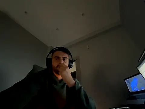 Snapshot of gerozz90 chatting on November 14, 2025, 2:38 pm gerozz90 online show from November 14, 2025, 2:38 pm