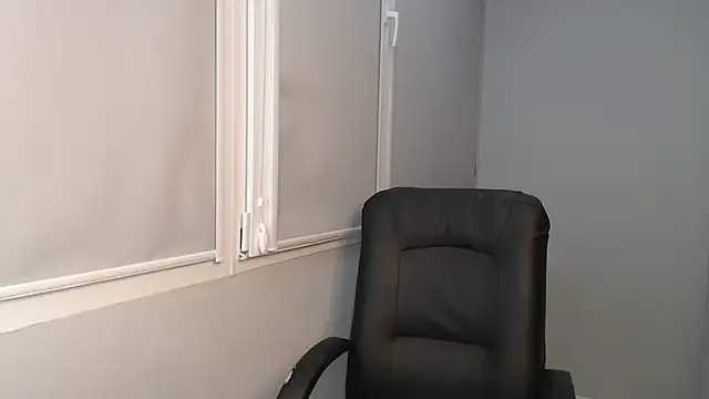 Snapshot of Lady_Joli chatting on December 8, 2024, 10:25 pm Lady Joli online show from December 8, 2024, 10:25 pm