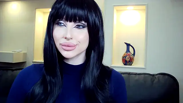 Snapshot of Lady_Joli chatting on November 17, 2025, 9:20 pm Lady Joli online show from November 17, 2025, 9:20 pm