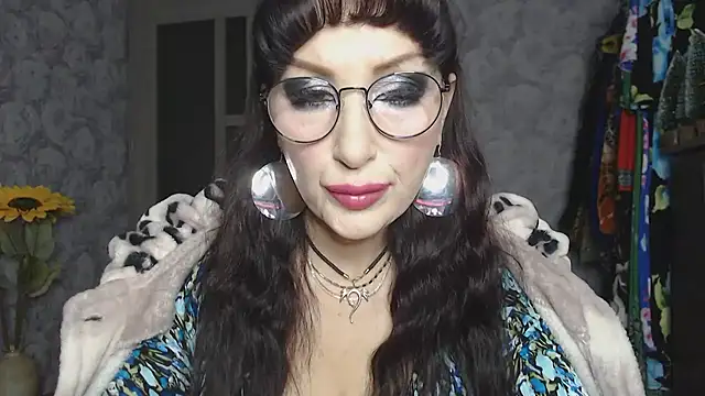 Snapshot of Aziza1 chatting on November 2, 2025, 2:52 pm Aziza1 online show from November 2, 2025, 2:52 pm