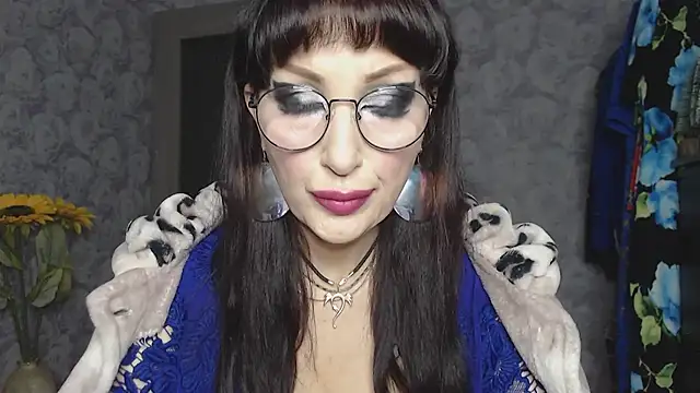 Snapshot of Aziza1 chatting on November 7, 2025, 2:06 pm Aziza1 online show from November 7, 2025, 2:06 pm